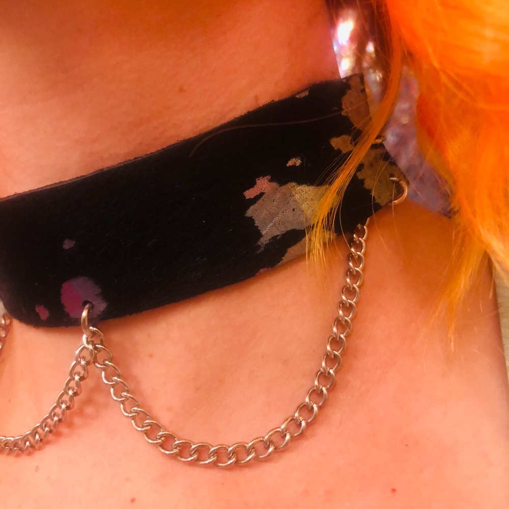 Leather dark rainbow choker - Picture 5 of 8